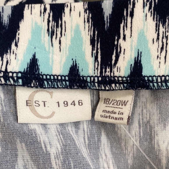 NWT EST. 1946 white, teal, and navy blue chevron pattern skirt with elastic band - Picture 5 of 6